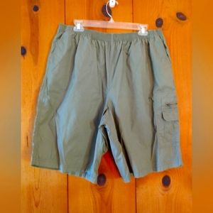NWOT D&Co Cotton Cargo Shorts